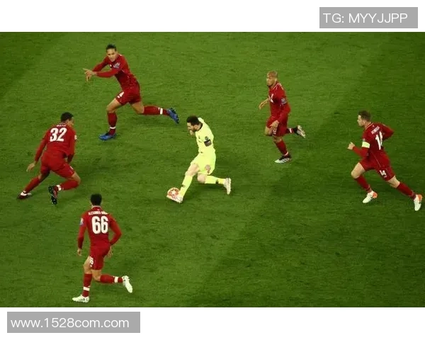 重庆足球队包夹战术解析：深度剖析其背后的战术理念与实践效果