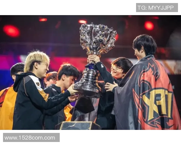 FPX战队的荣耀与挑战DOTA2赛场上的奋斗与坚持纪实